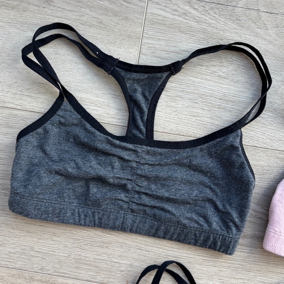 3/$10 Bundle of 34A Girls Bras - Picture 2 of 7